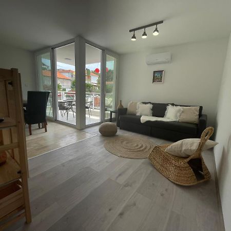 Vila Regina Apartment Paloma With Swimming Pool Jezera Bagian luar foto