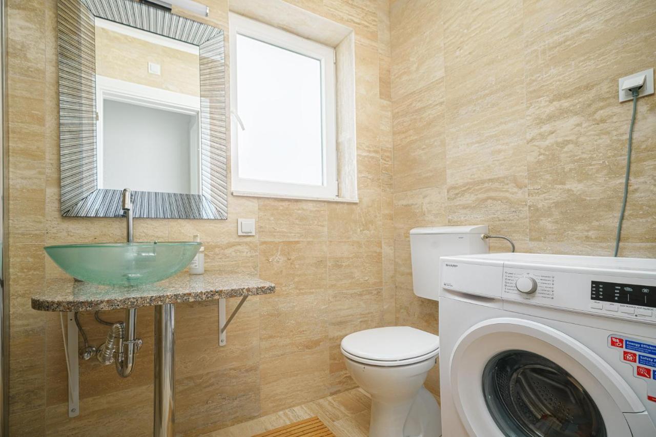 Vila Regina Apartment Paloma With Swimming Pool Jezera Bagian luar foto