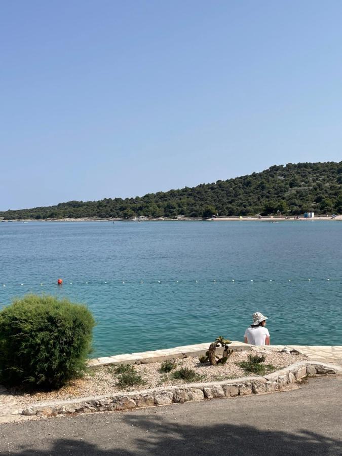 Vila Regina Apartment Paloma With Swimming Pool Jezera Bagian luar foto