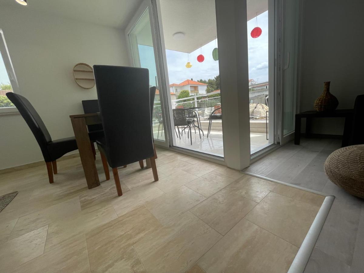 Vila Regina Apartment Paloma With Swimming Pool Jezera Bagian luar foto