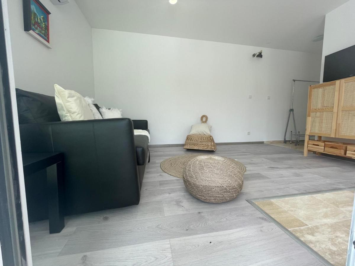 Vila Regina Apartment Paloma With Swimming Pool Jezera Bagian luar foto