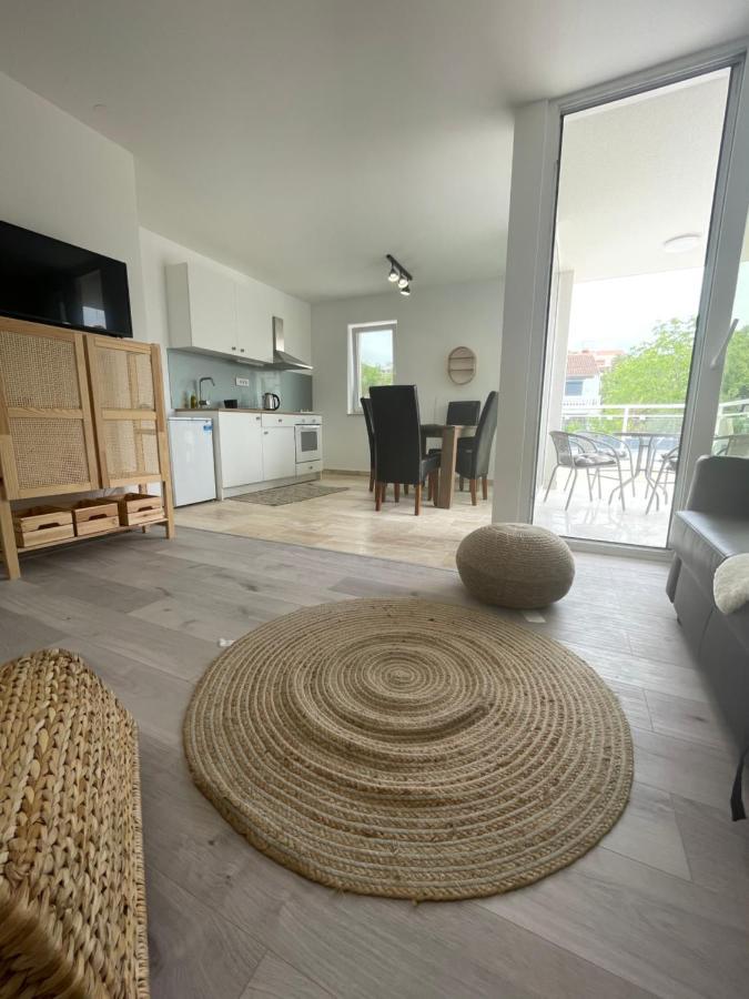 Vila Regina Apartment Paloma With Swimming Pool Jezera Bagian luar foto