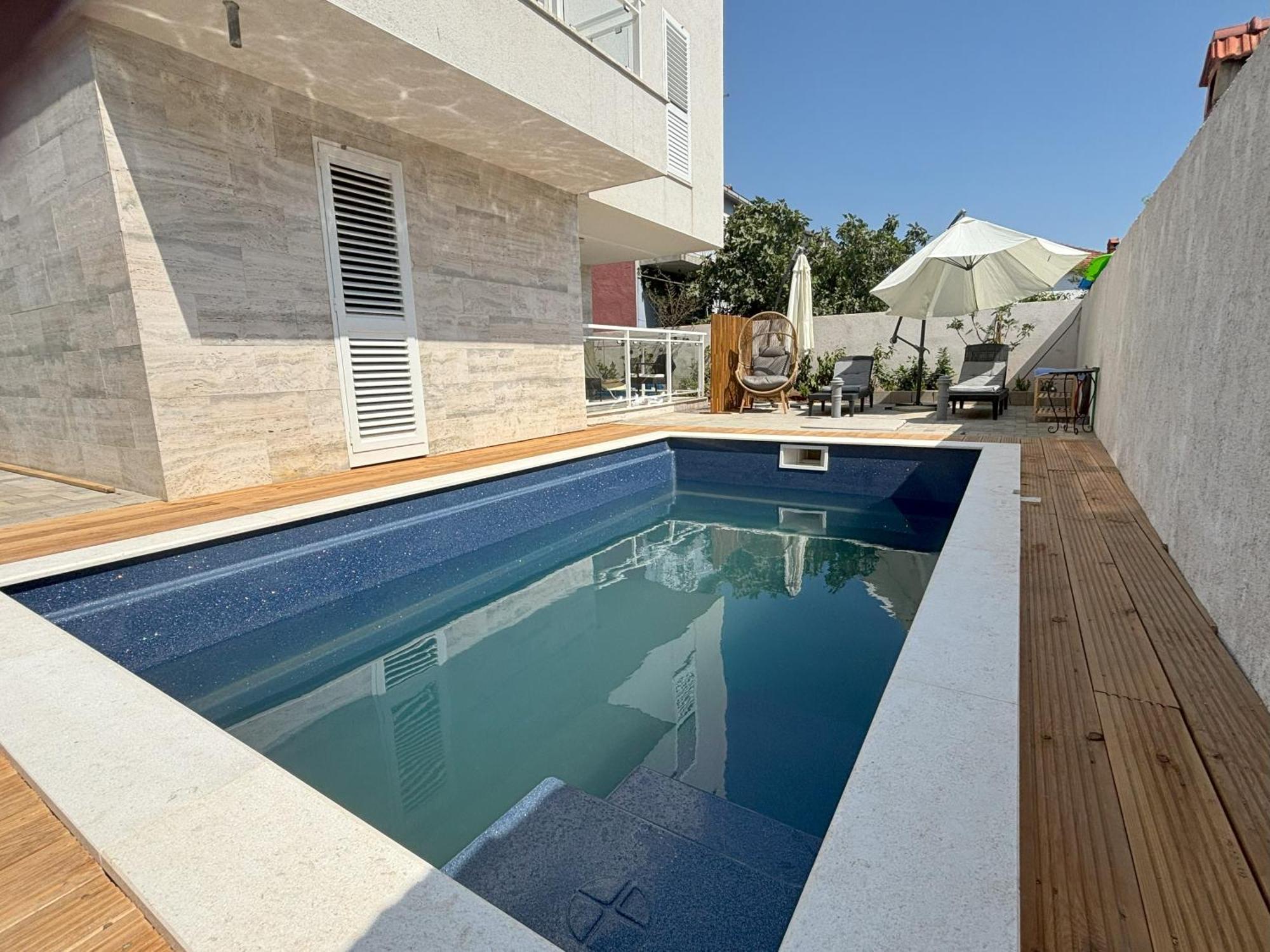 Vila Regina Apartment Paloma With Swimming Pool Jezera Bagian luar foto