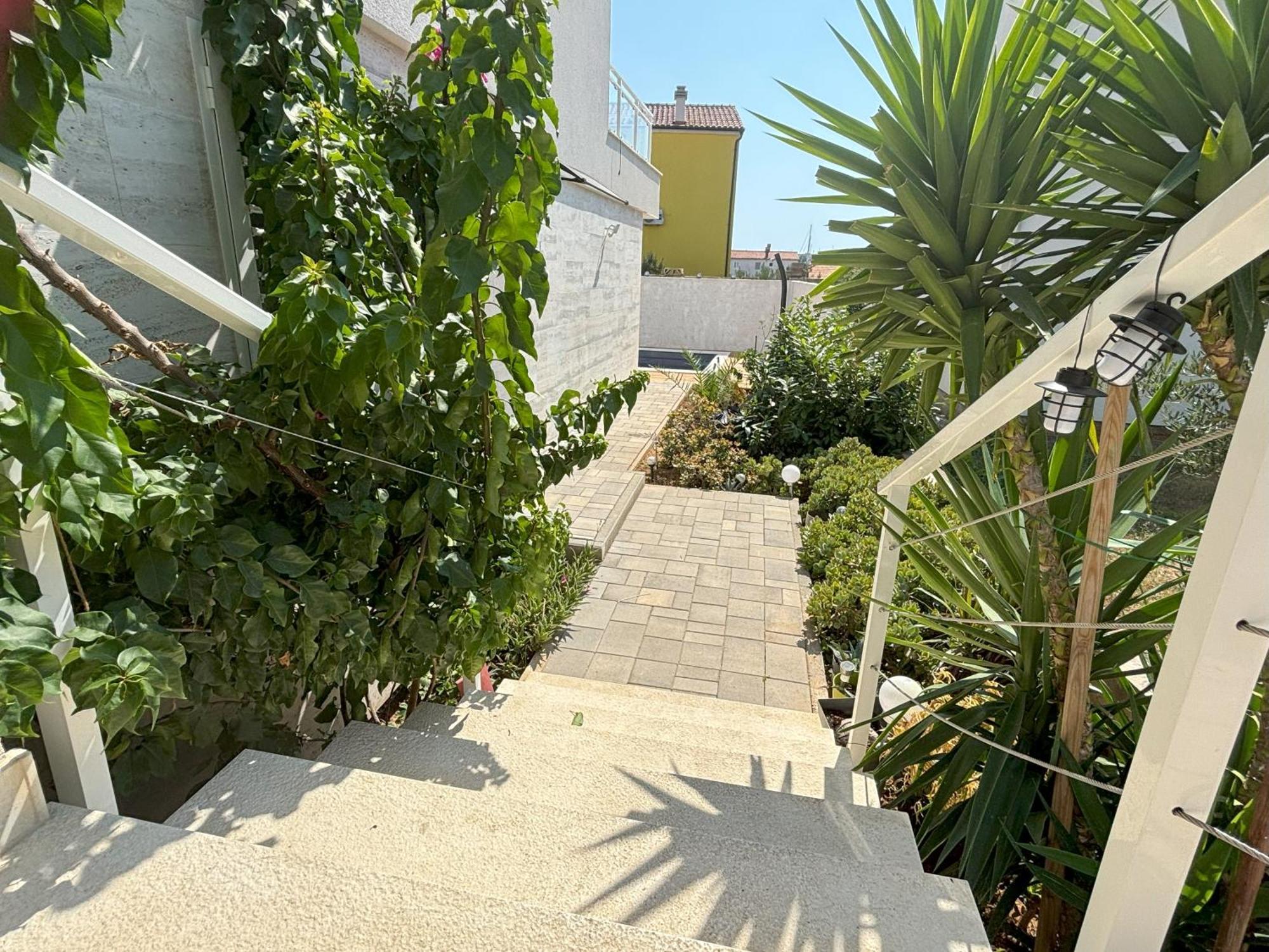 Vila Regina Apartment Paloma With Swimming Pool Jezera Bagian luar foto