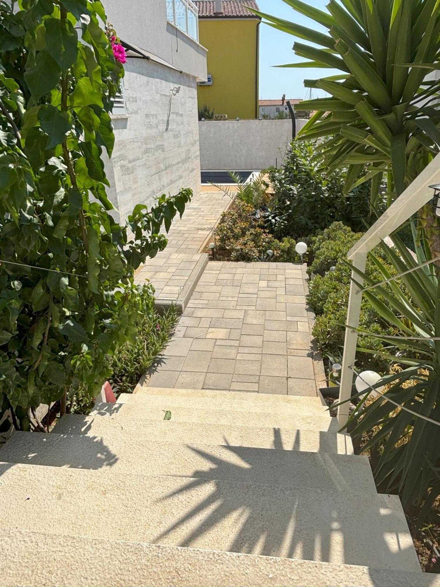 Vila Regina Apartment Paloma With Swimming Pool Jezera Bagian luar foto